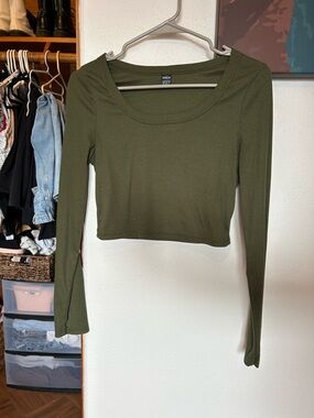 SHEIN Olive Ribbed Scoop-Neck Long Sleeve Crop Top